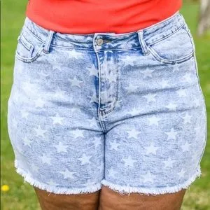 JUDY BLUE STAR DENIM SHORTS