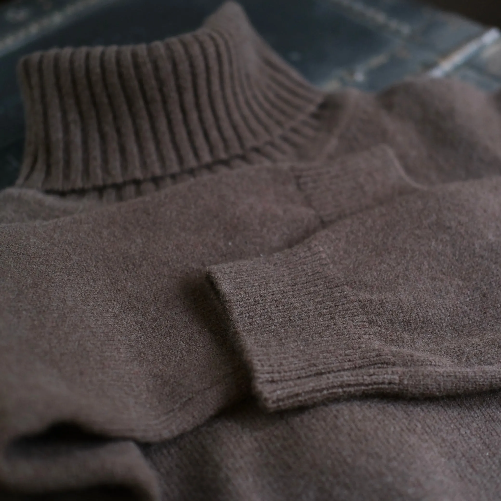 MOONCASTLE Cashmere Silk Wool Turtle Neck