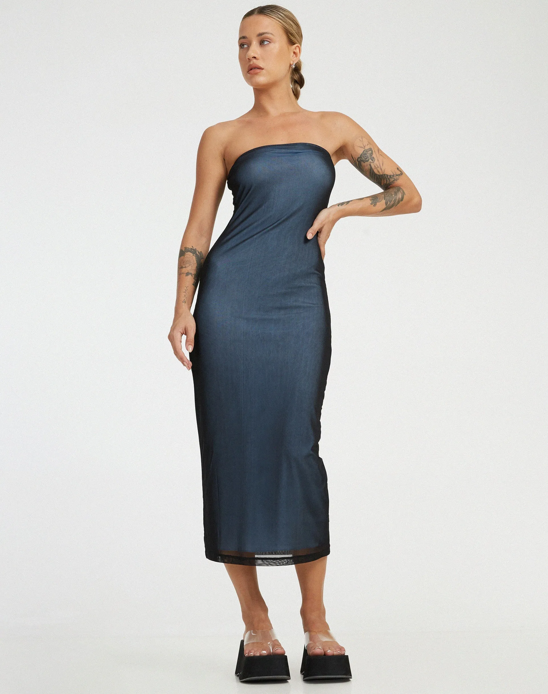 Rosbandi Midi Dress in Black with Baby Blue Lining